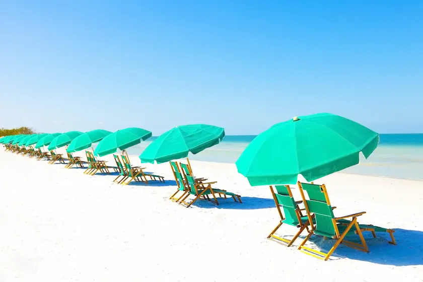 En bild av Miami superpåtvingad med texten”Miami”