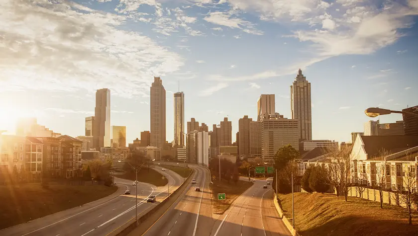 En bild av Atlanta superpåtvingad med texten”Atlanta”